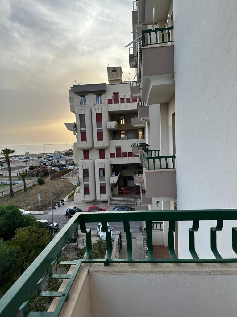 Sea View Apartment Gallipoli Buitenkant foto